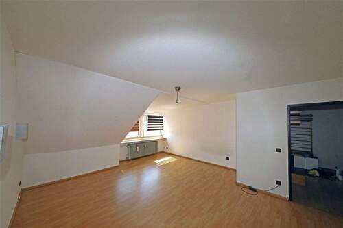 Wohnzimmer - 2 Zimmer Etagenwohnung in Düsseldorf