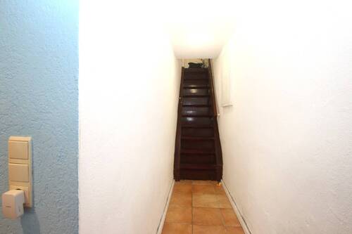 Treppe rauf ins Obergeschoss … - 