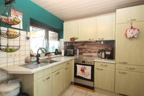 … mit Fenster zum Garten - 