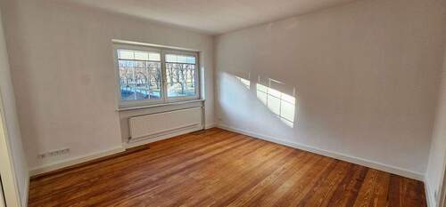 Wohnzimmer - Altbauperle im Hansaviertel - stilvoll saniert mit Balkon in Bestlage