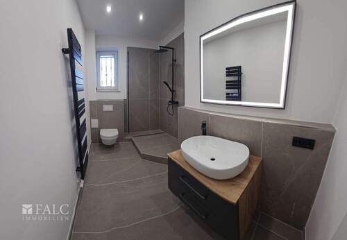 Badezimmer - 4 Zimmer Etagenwohnung zum Kaufen in Rostock