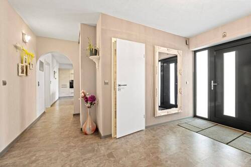 Diele Erdgeschosswohnung - Mehrfamilienhaus, Wohnhaus mit 327,00 m² in Hennef zum Kaufen