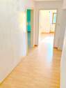 Flur - Sofortbezug Dachgeschoßwohnung mit Balkon und Stellplatz (inklusive)