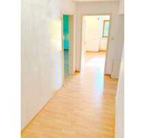 Sofortbezug Dachgeschoßwohnung mit Balkon und Stellplatz (inklusive) - Offingen