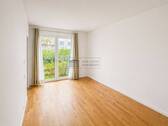 Ruhiges Schlafzimmer - 2 Zimmer Etagenwohnung in Berlin