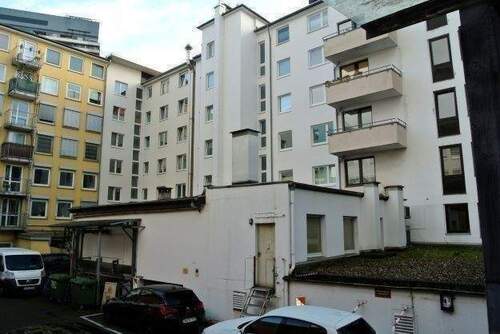 Hinterhof mit Anlieferung - 