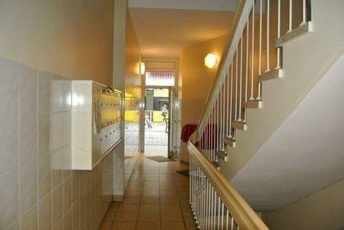 Hausflur - 2 Zimmer Mehrfamilienhaus, Wohnhaus in Mülheim an der Ruhr