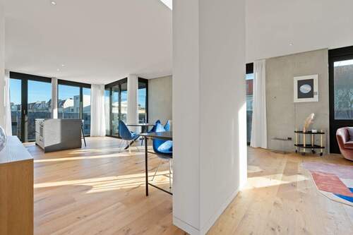 Lichtdurchfluteter Raum - 