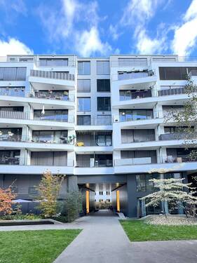 Hinterhof 3 hoch 1 - 