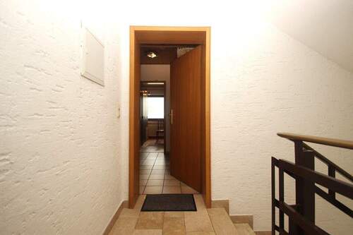 Der Zugang … - 3 Zimmer Etagenwohnung in Königswinter