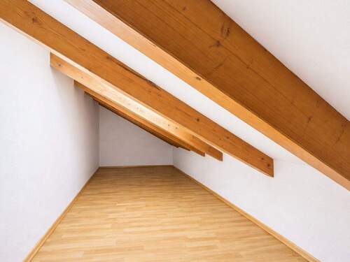 Galerie mit vielseitigen Nutzungsmöglichkeiten und Stauraum - 