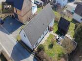 Drohne - Einfamilienhaus mit Charme und Entwicklungspotenzial in Katschenreuth