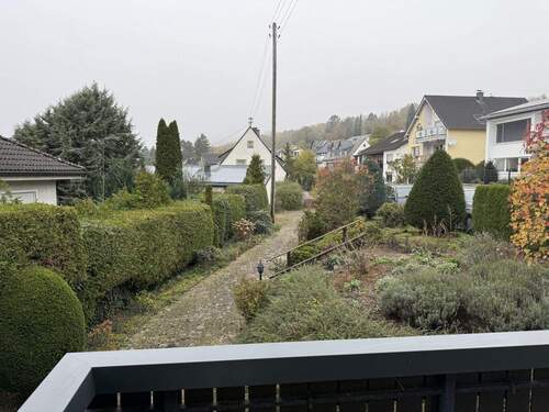 Blick vom Balkon in den Garten - 1 Zimmer Einfamilienhaus zum Kaufen in Mayen