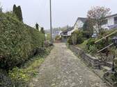 Zufahrt zur 2. Garage - 1 Zimmer Einfamilienhaus in Mayen