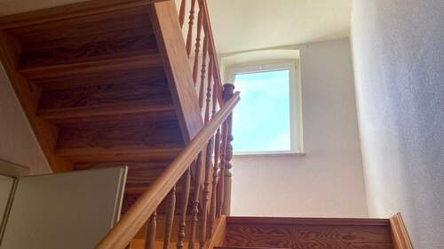 Treppenhaus - Mehrfamilienhaus, Wohnhaus mit 294,60 m&sup2; in Arzberg zum Kaufen