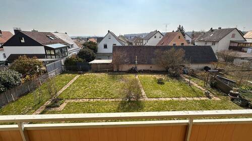 Blick in den Garten.jpg - 1 Zimmer Mehrfamilienhaus, Wohnhaus in Werneck