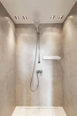 Große Dusche. - 