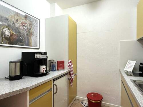 Gegenüber die kleine, ... - 