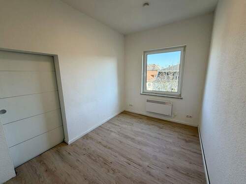 Schlafzimmer mit Ankleide - 