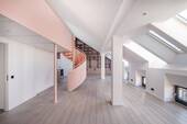 Wohnzimmer - The Art of Living - Ikonisches Galerie-Penthouse am Moritzplatz