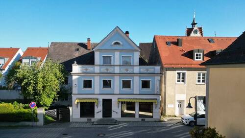 Hausfassade aus dem 18. Jahrhundert - Schmuckstück in Weißenhorns historischer Altstadt!