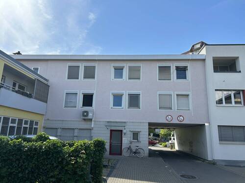Ostansicht Wohngebäude - 1 Zimmer Etagenwohnung zum Kaufen in Freiburg