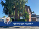Straßenansicht - +++ Zweifamilienhaus in Massivbauweise - mit Garage, gutem Schnitt und Südgarten +++