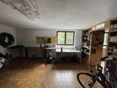 Haus 2 EG - derzeit Radlwerkstatt - - 