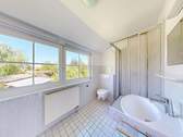 Tageslicht-Duschbad im Dachgeschoss - 