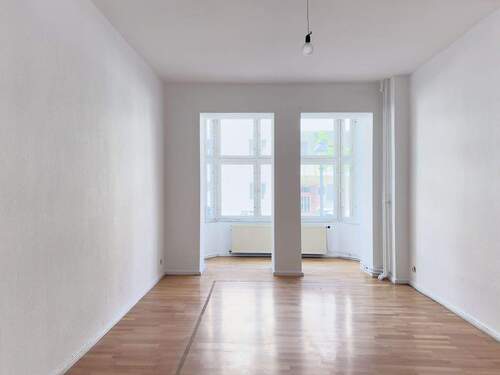 Wohnzimmer - 4 Zimmer Etagenwohnung zum Kaufen in Berlin