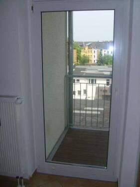 Balkon an der Küche - Etagenwohnung mit 55,80 m&sup2; in Chemnitz zur Miete