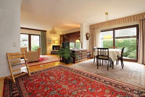 Wohn- und Essbereich - 5 Zimmer Einfamilienhaus zum Kaufen in Hamburg-Poppenbüttel