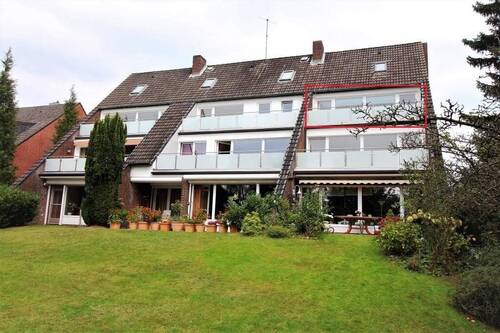 Hausansicht - Sanierte 3-Zimmer-Wohnung mit Traumbalkon in Hamburg-Rahlstedt