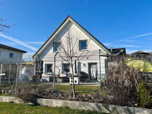 Südansicht - Einfamilienhaus mit 110,00 m&sup2; in Vestenbergsgreuth zum Kaufen