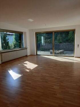 Wohnzimmer - Exclusive 4 - Zimmerwohnung in Burgkunstadt