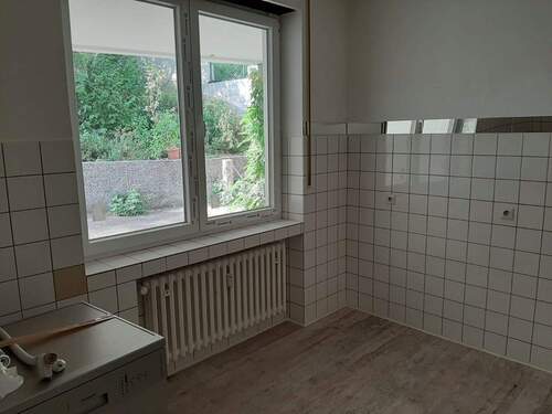 Küche mit Terrassenblick - 4 Zimmer Terrassenwohnung zur Miete in Burgkunstadt