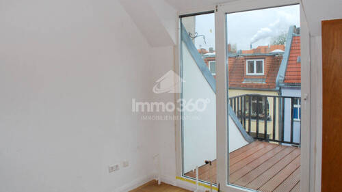 Wohnung im Leerzustand / Balkon - Mehrfamilienhaus, Wohnhaus zum Kaufen in Berlin