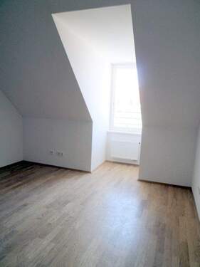 Schlafzimmer - 2 Zimmer Etagenwohnung in München