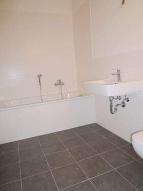 Bad mit Wanne - Etagenwohnung mit 38,00 m² in München zur Miete