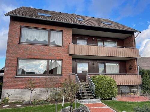 Ansicht - Ihr neues IMMOBILIEN QUARTIER: Großzügige 4-Zi. Whg. im DG mit Garten sucht langfristgen Mieter