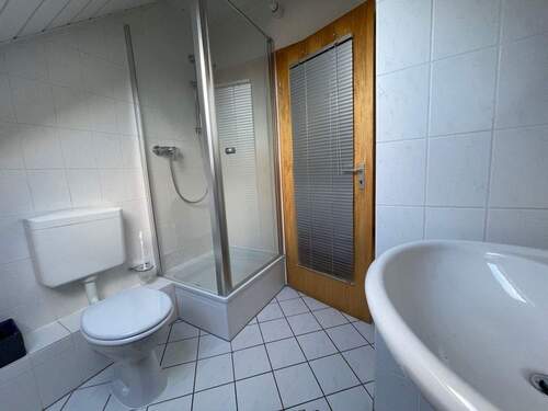 Bad - Etagenwohnung mit 88,00 m&sup2; in Suthfeld zur Miete