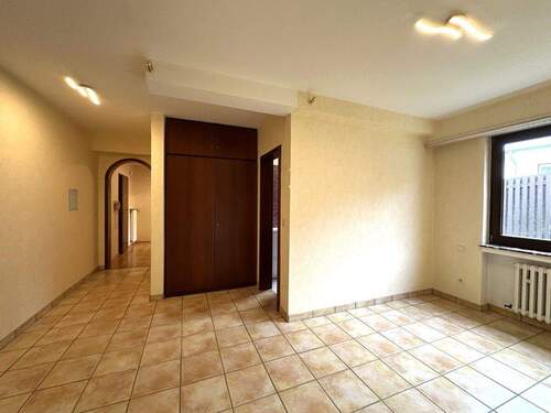 … offenen Bürobereich mit Wandschrank - 