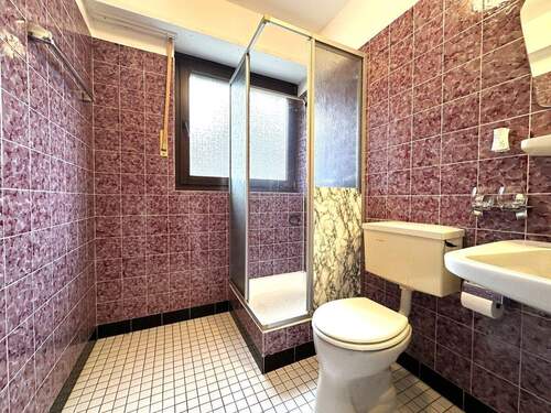 … mit WC, HWB und Fenster - 