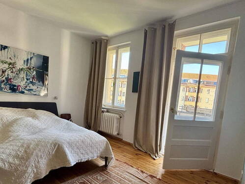 Schlafzimmer mit großem Balkon - 