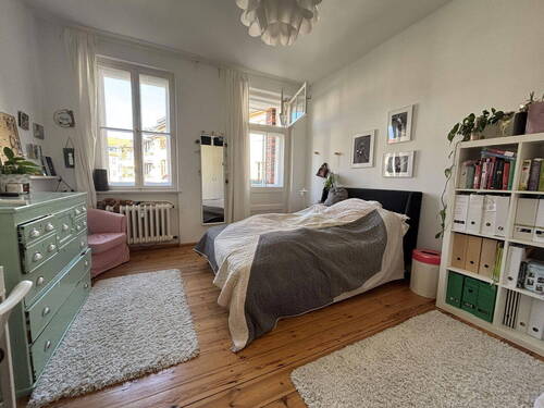 Schlafzimmer mit kl. Balkon - 