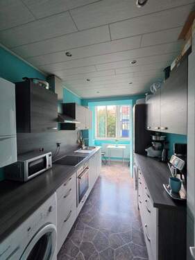 Küche mit Einbauküche - Etagenwohnung mit 70,00 m&sup2; in Nürnberg zum Kaufen