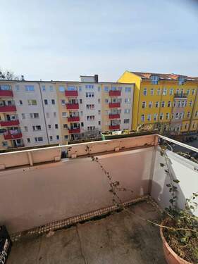 Balkon - Berlin-Wedding: Drei-Zimmer-Wohnung mit Westbalkon - Schön Sonnig wohnen