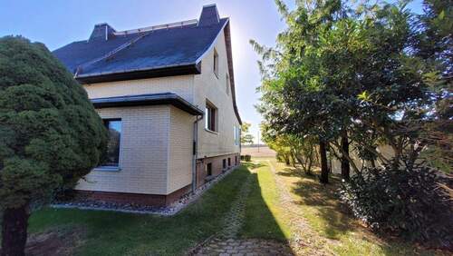 Einfahrt - 6 Zimmer Einfamilienhaus in Frohburg