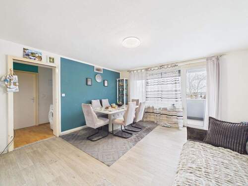 Wohnzimmer - 3 Zimmer Etagenwohnung zum Kaufen in München