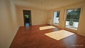 Wohnzimmer (1) - Lichtdurchflutete 3-Zimmer-Wohnung mit Loggia